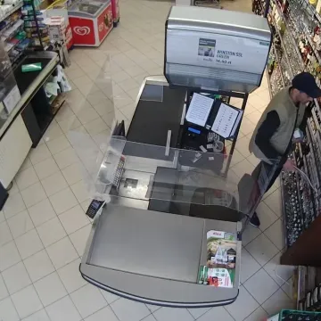 Rozpoznajesz te osoby? To sprawcy kradzieży sklepowej