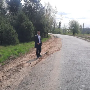 Dziurawa droga w gminie Masłowice. Doraźne łatanie nie pomaga