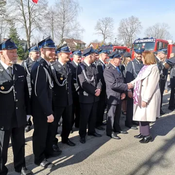 OSP w Gomunicach z nowym samochodem ratowniczo-gaśniczym