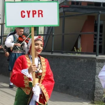 Kolorowa parada artystów z Cypru, Ukrainy i Polski