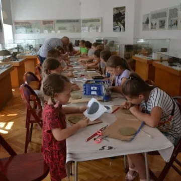 Wakacyjne warsztaty w muzeum 