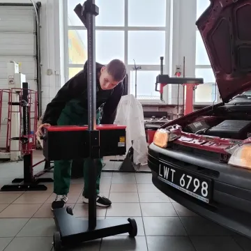 Nowy sprzęt w pracowni samochodowej ZSP 1 w Radomsku