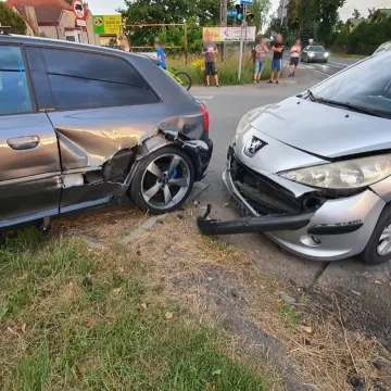 Wypadek w Kletni. Dwie osoby trafiły do szpitala