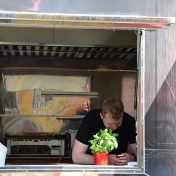 Food trucki opanowały plac 3 Maja