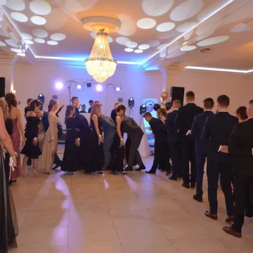 Bal studniówkowy maturzystów z Przedborza