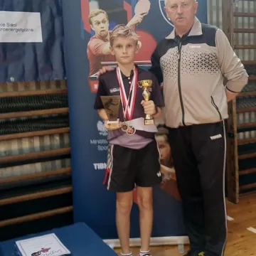 Sebastian Musiał z medalami mistrzostw województwa w tenisie stołowym