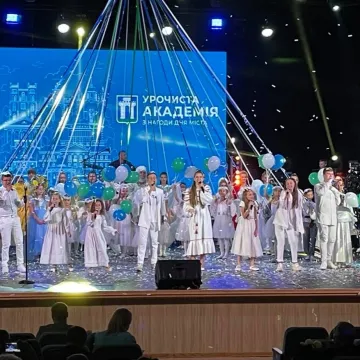 Władze powiatu radomszczańskiego na urodzinach miasta Równe