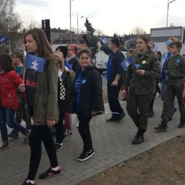 Pochód ulicami miasta - VII Radomszczańskie Dni Autyzmu