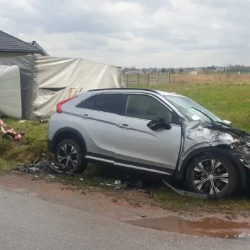 Kierowca iveco zagapił się. Uderzył w mitsubishi