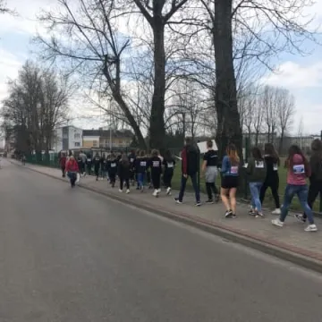 Uliczny happening uczniów Mechanika