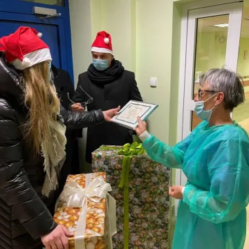 Radni KO z Radomska w roli świętych Mikołajów