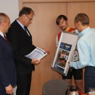 Nowoczesna promuje kolarstwo