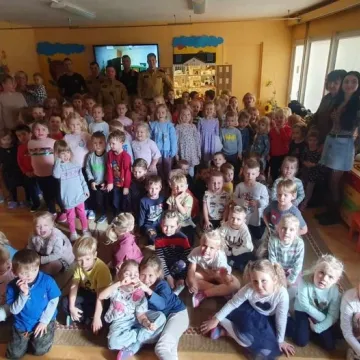 Strażacy edukują w przedszkolu nr 5 w Radomsku