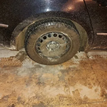 Na Kukuczki grzęzną w błocie