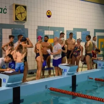 Nocne pływanie w Radomsku