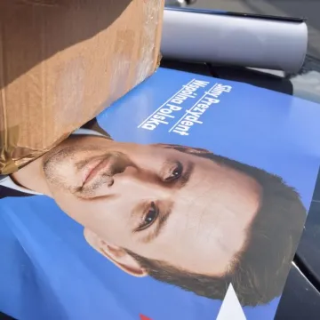 Banery i plakaty od sztabu Rafała Trzaskowskiego