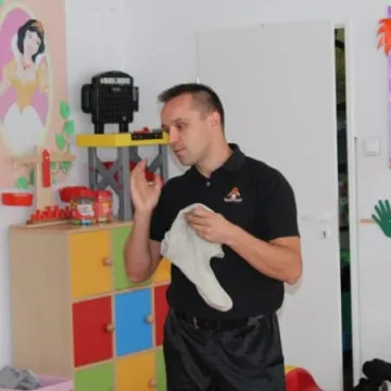 Strażacy szkolą przedszkolaków