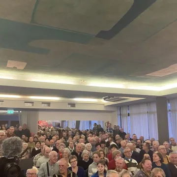 Tłumy na spotkaniu z Przemysławem Czarnkiem w Radomsku