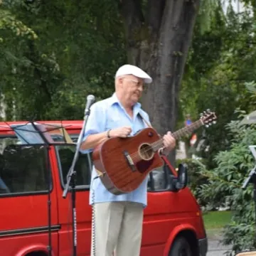 Kapela zagrała na placu 3 Maja