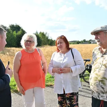 Społeczny odbiór na ul. Piłsudskiego w Radomsku. Mieszkańcy zadowoleni, ale…
