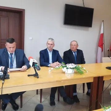 Wójt gminy Ładzice odnosi się do zarzutów grupy referendalnej