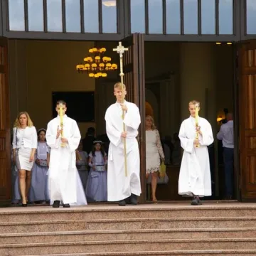 Boże Ciało w Radomsku. Z powodu epidemii procesje wokół kościołów