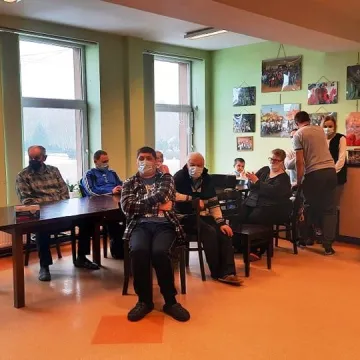 Podopieczni Środowiskowego Domu Samopomocy obdarowani „Myśliwską Paczką”