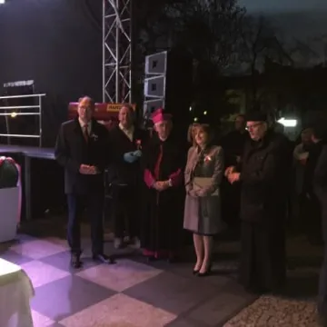 Tort i koncert na Święto Niepodległości