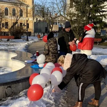 „Zjednoczeni dla Wolności” protestowali w Radomsku przeciwko rządowym obostrzeniom