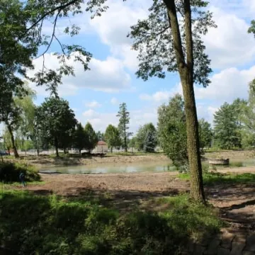 Postęp prac rewaloryzacyjnych w parku Świętojańskim [zdjęcia i film]