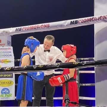 Korner Radomsko Boxing Night 2023. Robert Parzęczewski znokautował rywala