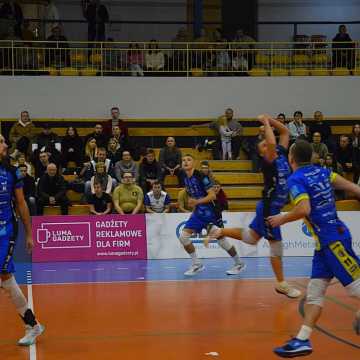 Emocje na parkiecie. METPRIM Volley Radomsko zwycięża ze Skrą II Bełchatów