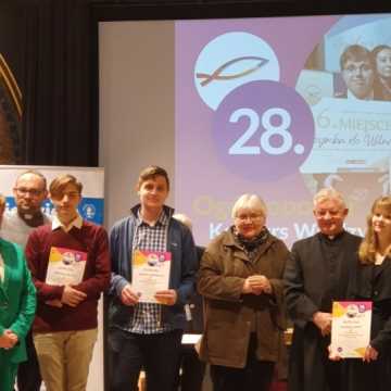 Uczeń I LO w Radomsku finalistą Ogólnopolskiego Konkursu Wiedzy Biblijnej