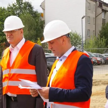 Radni wizytowali budowę nowego basenu w Radomsku