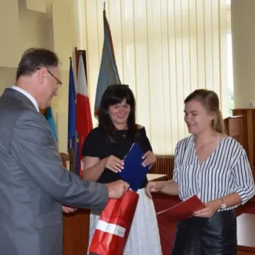 Prezydent nagrodził najlepszych uczniów