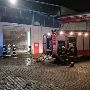 Pożar w sortowni odpadów w gminie Kamieńsk