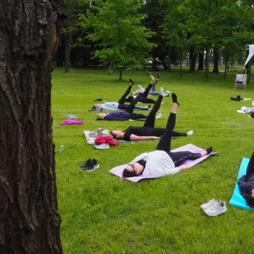 Mamy ćwiczyły jogę