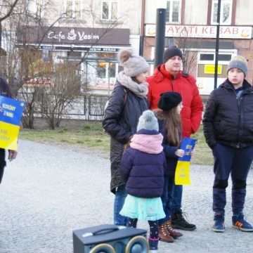 Radomsko: Wiec solidarności z Ukrainą