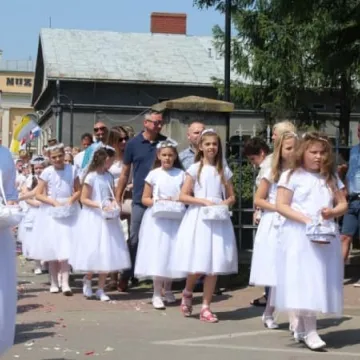 Procesje przemierzyły ulice