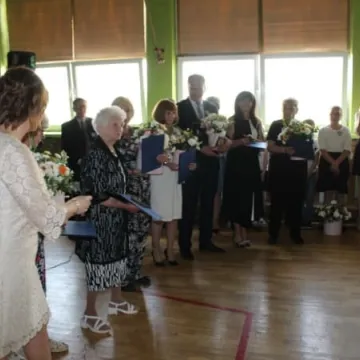 PSP 8 w Radomsku nadano imię „Przyjaciół Dzieci”. Uroczystości 50-lecia