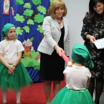 Pasowanie nowych czytelników biblioteki w Radomsku