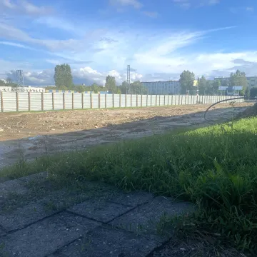 Stara trybuna zniknęła ze stadionu miejskiego