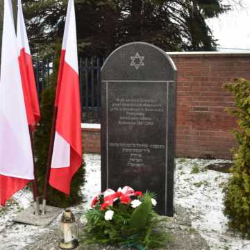 Władze Radomska i powiatu upamiętniły Ofiary Holocaustu