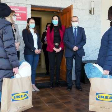 Ikea wspiera placówkę „Kamil” w Strzałkowie oraz DPS-y w powiecie