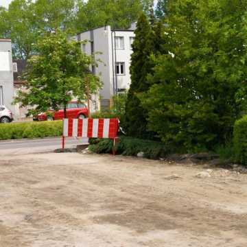 Przy ul. Reymonta w Radomsku trwają prace archeologiczne. Po ich zakończeniu rozpocznie się budowa parkingu