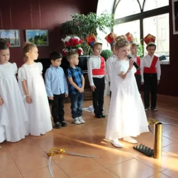 Przedszkolaki pamiętają o Święcie Niepodległości