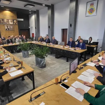 Miejscy radni przyjęli zmiany w budżecie. Co zaplanowano?