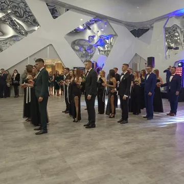 Studniówka 2024: bal maturzystów radomszczańskiego „mechanika”