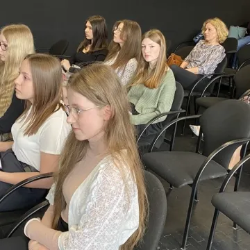 Zielone przystanki oraz rower miejski. Młodzież ma pomysły na poprawę klimatu w Radomsku