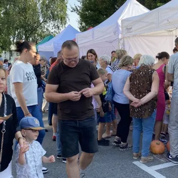 Kulinarna uczta przed starostwem w Radomsku